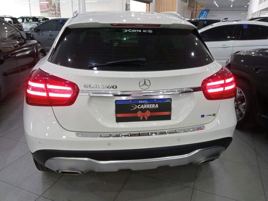 Mercedes-Benz GLA 200 1.6 CGI ADVANCE 7G-DCT