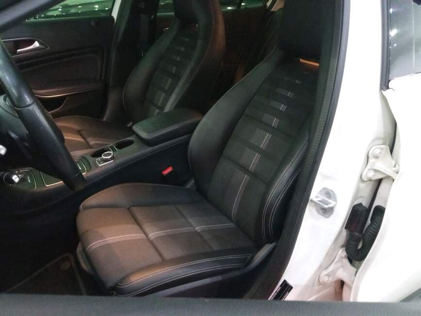 Mercedes-Benz GLA 200 1.6 CGI ADVANCE 7G-DCT