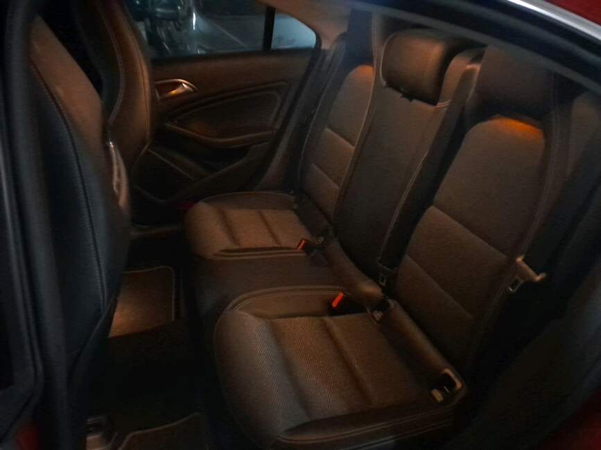 Mercedes-Benz CLA 180 1.6 CGI 7G-DCT