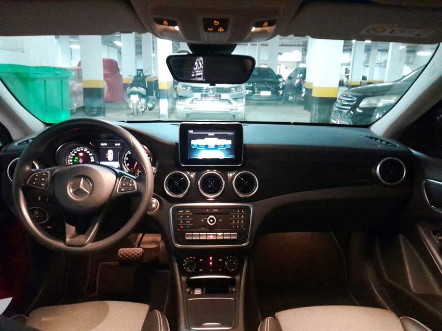 Mercedes-Benz CLA 180 1.6 CGI 7G-DCT