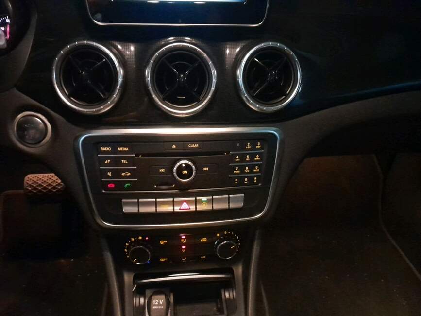 Mercedes-Benz CLA 180 1.6 CGI 7G-DCT