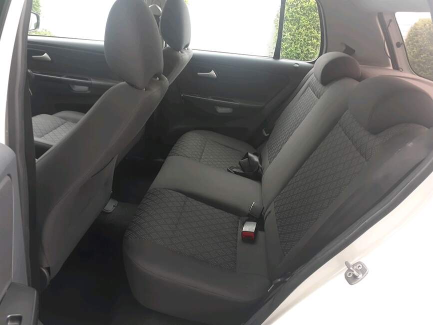 Volkswagen Fox 1.6 MSI TRENDLINE 8V 4P MANUAL