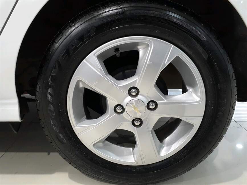 Chevrolet Onix 1.4 MPFI LT 8V 4P MANUAL