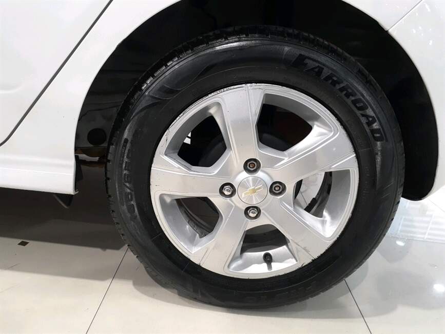Chevrolet Onix 1.4 MPFI LT 8V 4P MANUAL