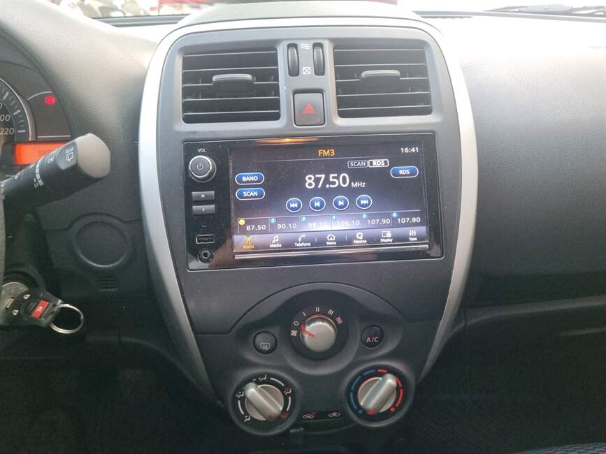 Nissan March 1.6 SV 16V START 4P MANUAL
