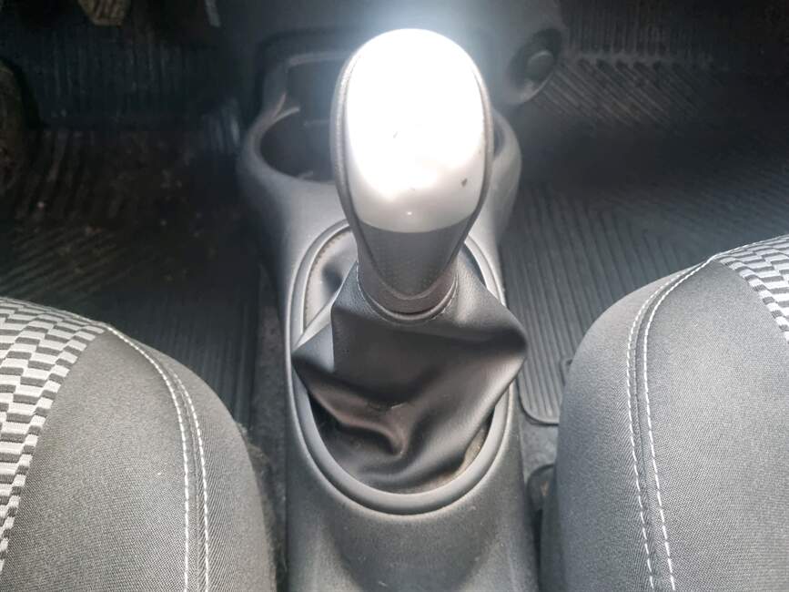 Nissan March 1.6 SV 16V START 4P MANUAL