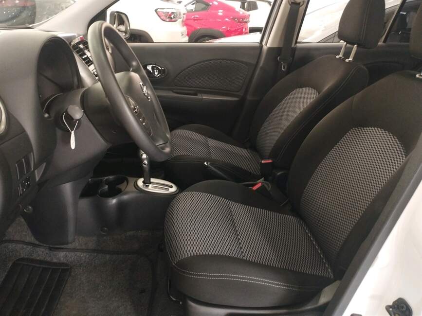 Nissan March 1.6 SL 16V START 4P XTRONIC