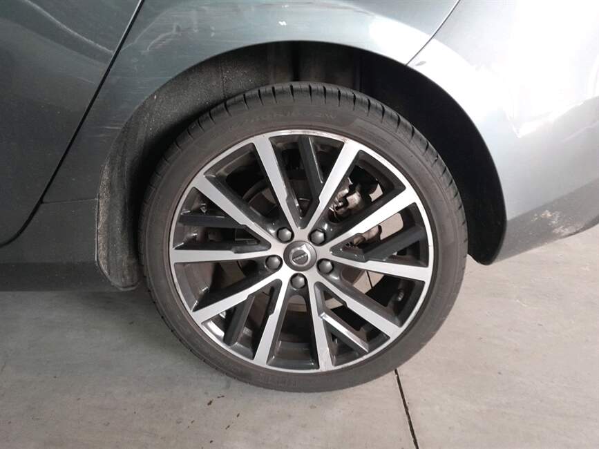 Volvo V40 2.0 T4 MOMENTUM 4P AUTOMATICO