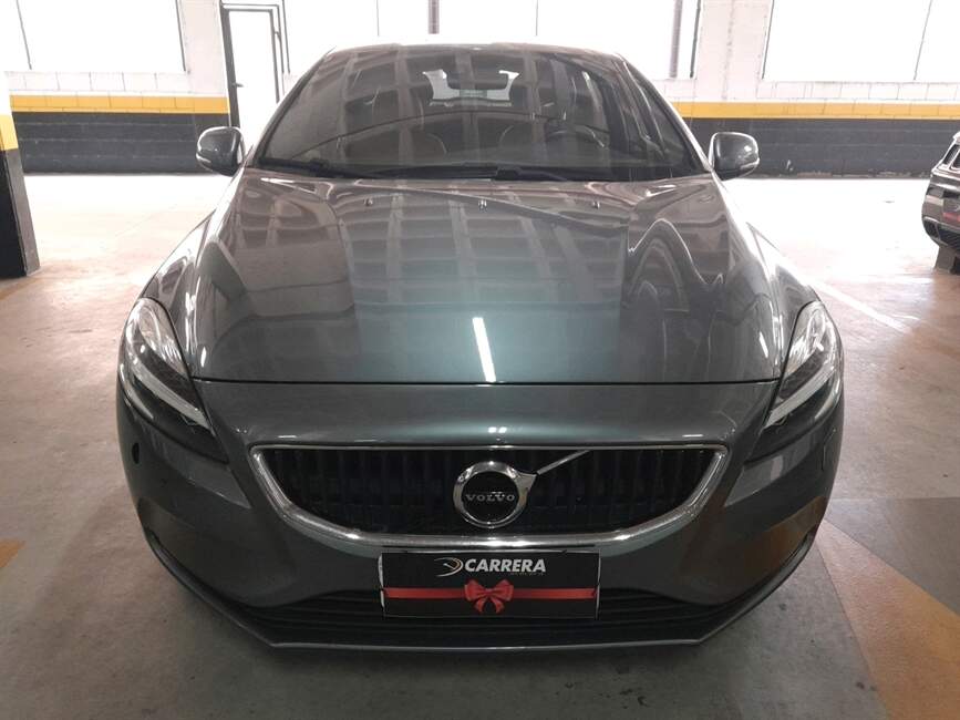 Volvo V40 2.0 T4 MOMENTUM 4P AUTOMATICO