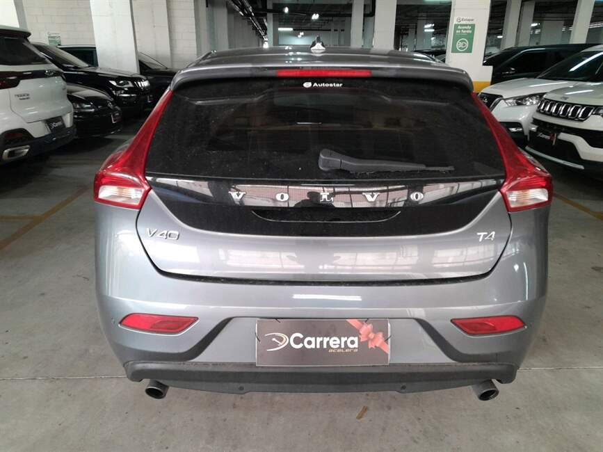 Volvo V40 2.0 T4 MOMENTUM 4P AUTOMATICO