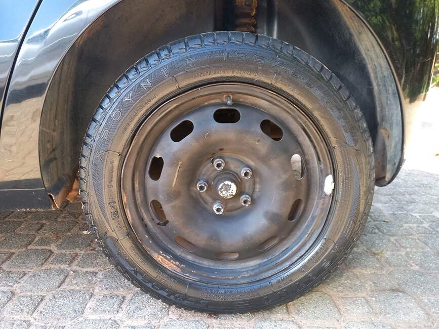 Volkswagen Fox 1.0 MI 8V 4P MANUAL