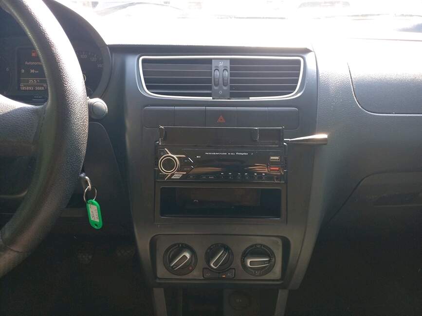 Volkswagen Fox 1.0 MI 8V 4P MANUAL