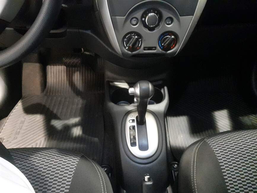 Nissan Versa 1.6 16V START SV 4P XTRONIC