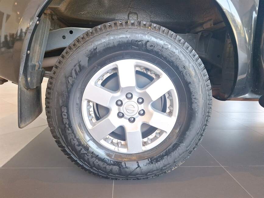 Nissan Frontier 2.5 PLATINUM 4X4 CD TURBO ELETRONIC DIESE
