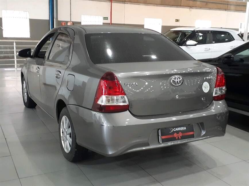 Toyota Etios 1.5 X PLUS SEDAN 16V 4P MANUAL