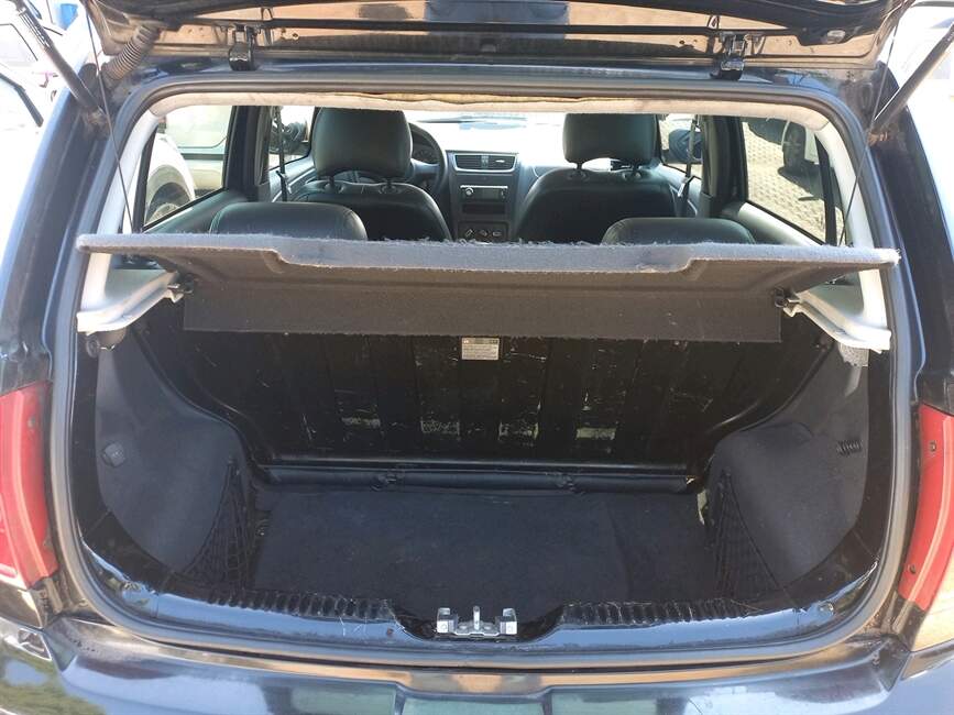 Volkswagen Fox 1.0 MI 8V 4P MANUAL