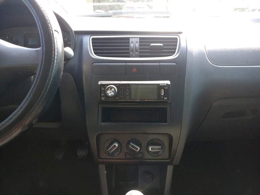 Volkswagen Fox 1.0 MI 8V 4P MANUAL