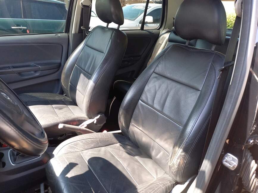 Volkswagen Fox 1.0 MI 8V 4P MANUAL
