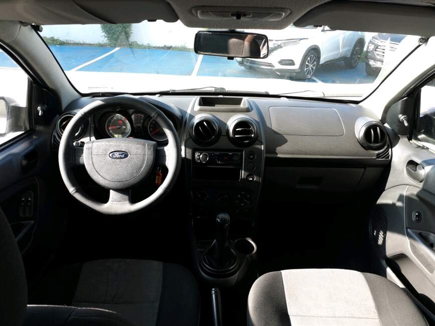 Ford Fiesta 1.0 ROCAM 8V 4P MANUAL