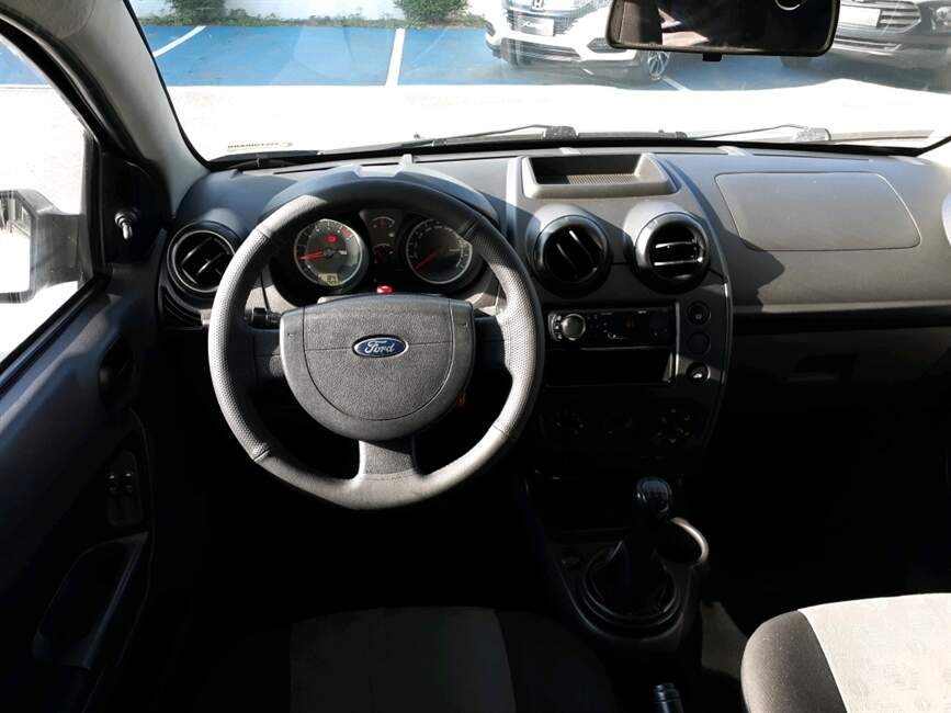 Ford Fiesta 1.0 ROCAM 8V 4P MANUAL