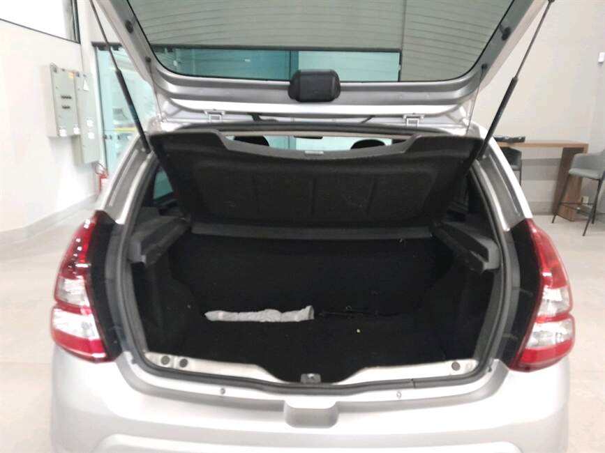 Renault Sandero 1.0 AUTHENTIQUE 16V 4P MANUAL
