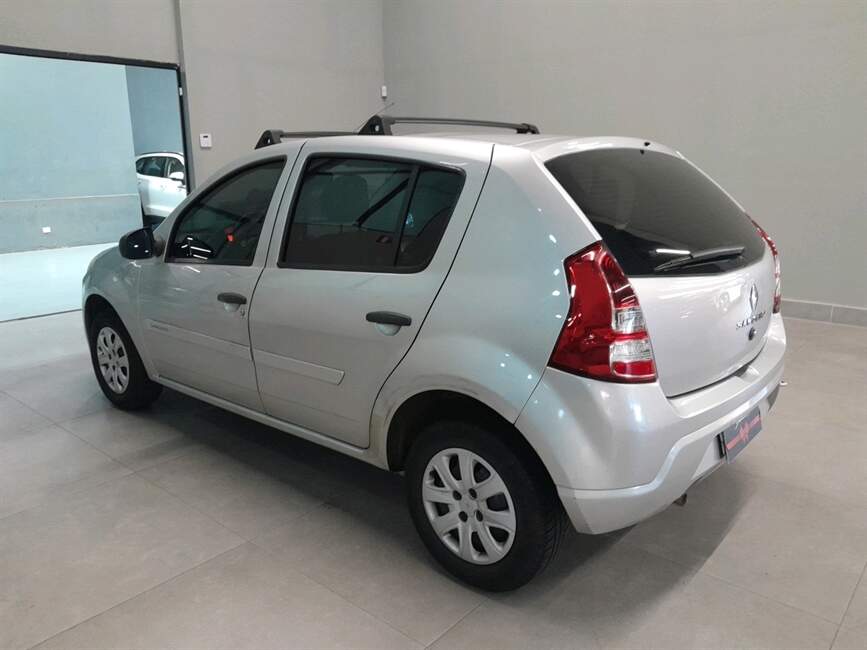 Renault Sandero 1.0 AUTHENTIQUE 16V 4P MANUAL