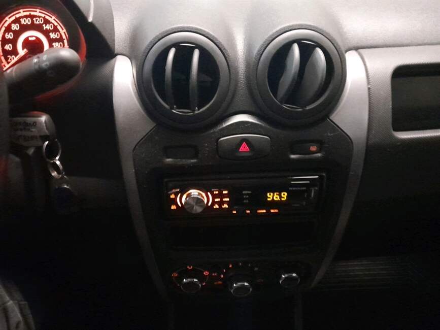 Renault Sandero 1.0 AUTHENTIQUE 16V 4P MANUAL