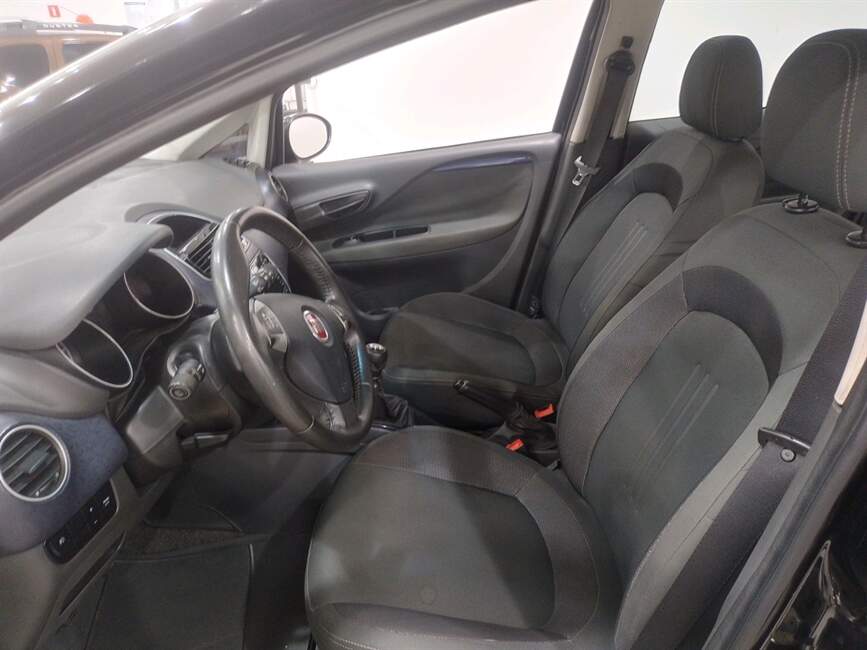 Fiat Punto 1.4 ATTRACTIVE 8V 4P MANUAL